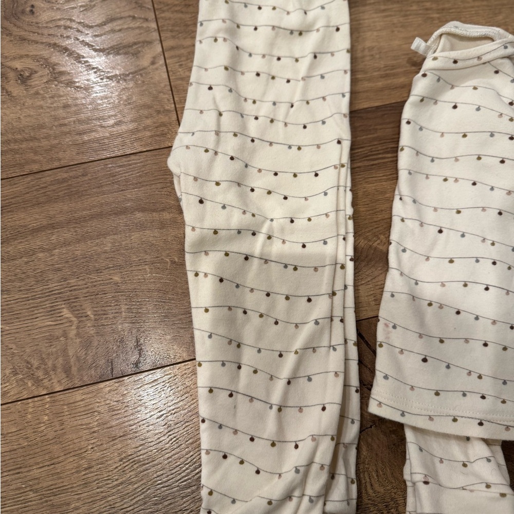 Rylee + Cru Cream Holiday Lights Pajama Set - Picture 4 of 8